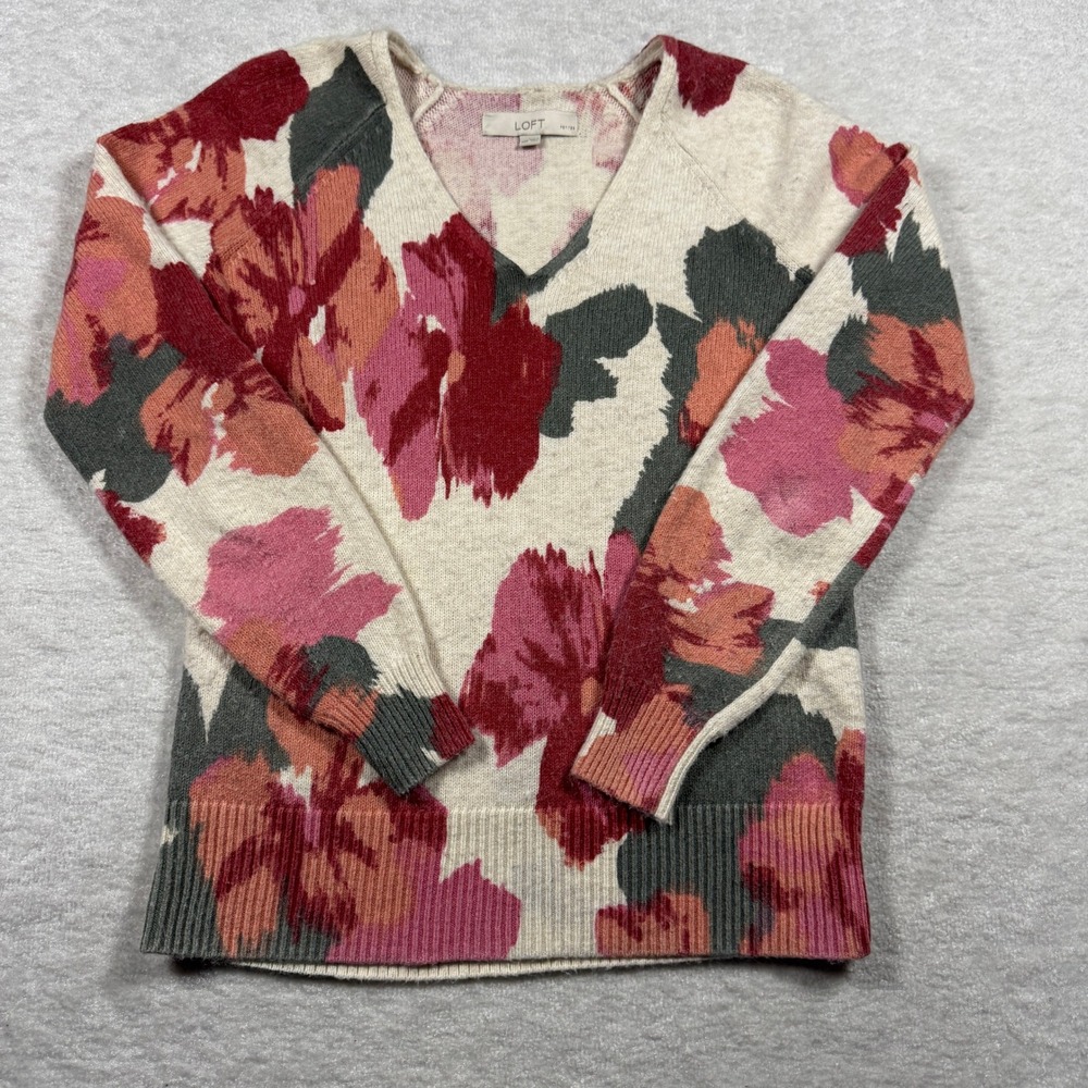 LOFT Petite XXSP Floral V Neck Sweater Cream‎ Red Pink Green Bloom Knit
